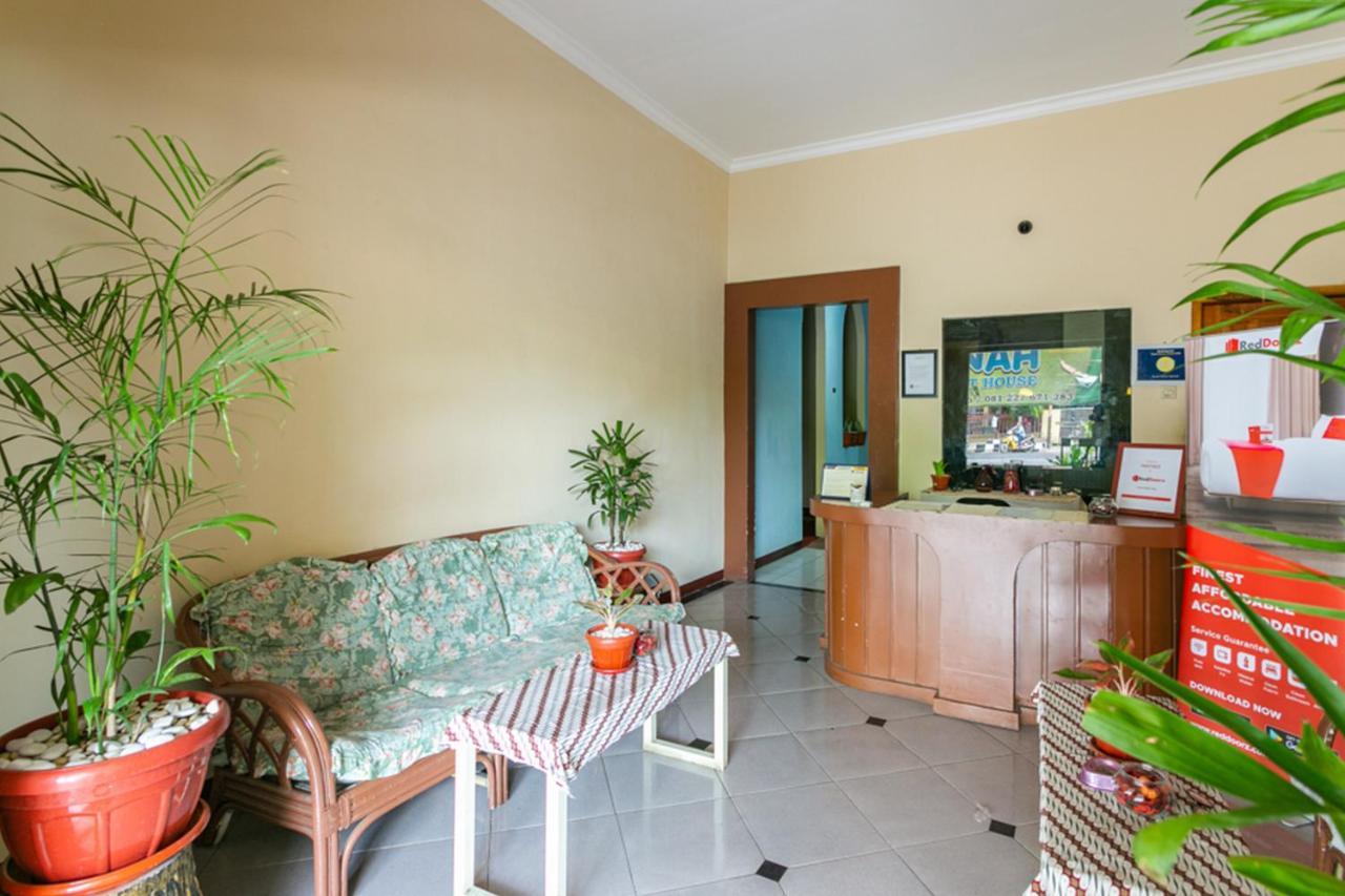 Reddoorz Syariah @ Sakinah Guesthouse Sragen Ngoại thất bức ảnh