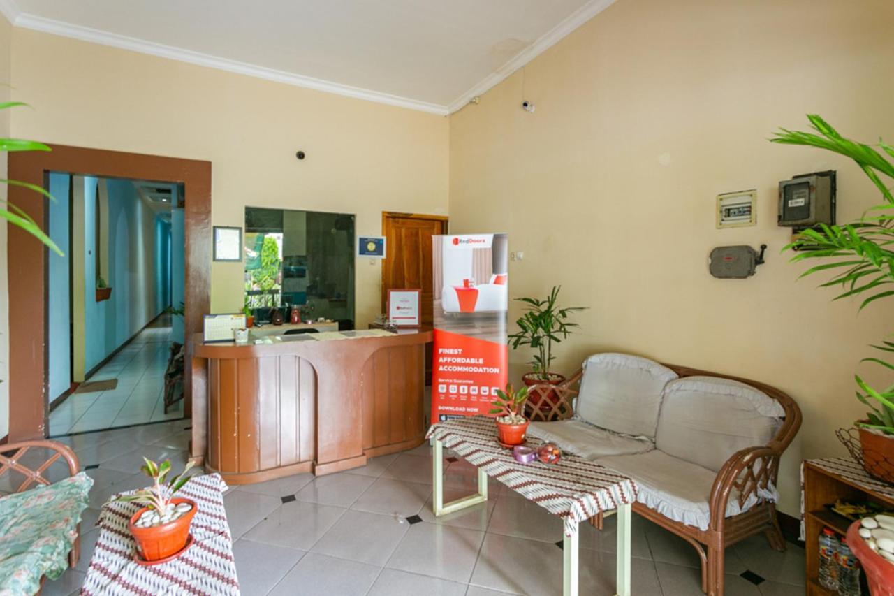 Reddoorz Syariah @ Sakinah Guesthouse Sragen Ngoại thất bức ảnh