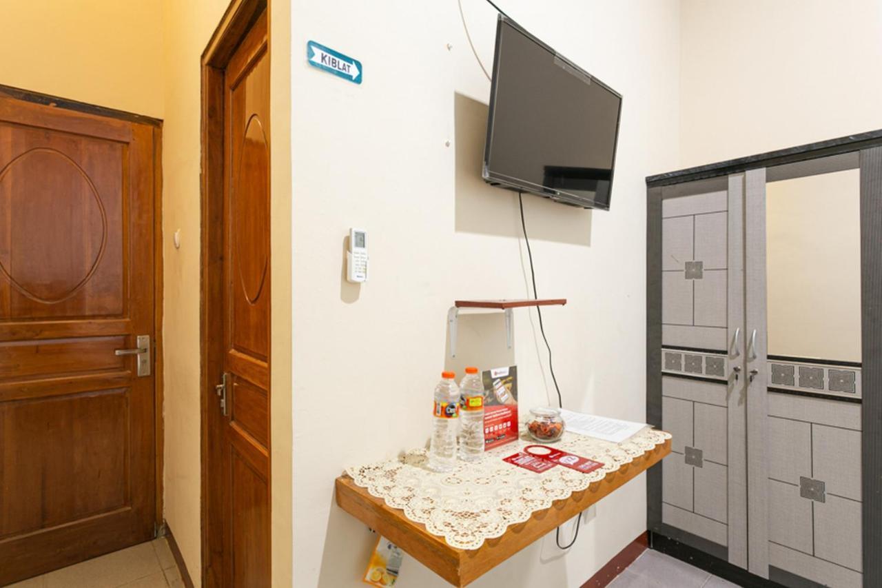 Reddoorz Syariah @ Sakinah Guesthouse Sragen Ngoại thất bức ảnh
